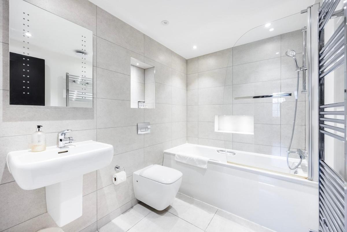 Appartement Location, Cosy & Convenient 2 Beds Flat