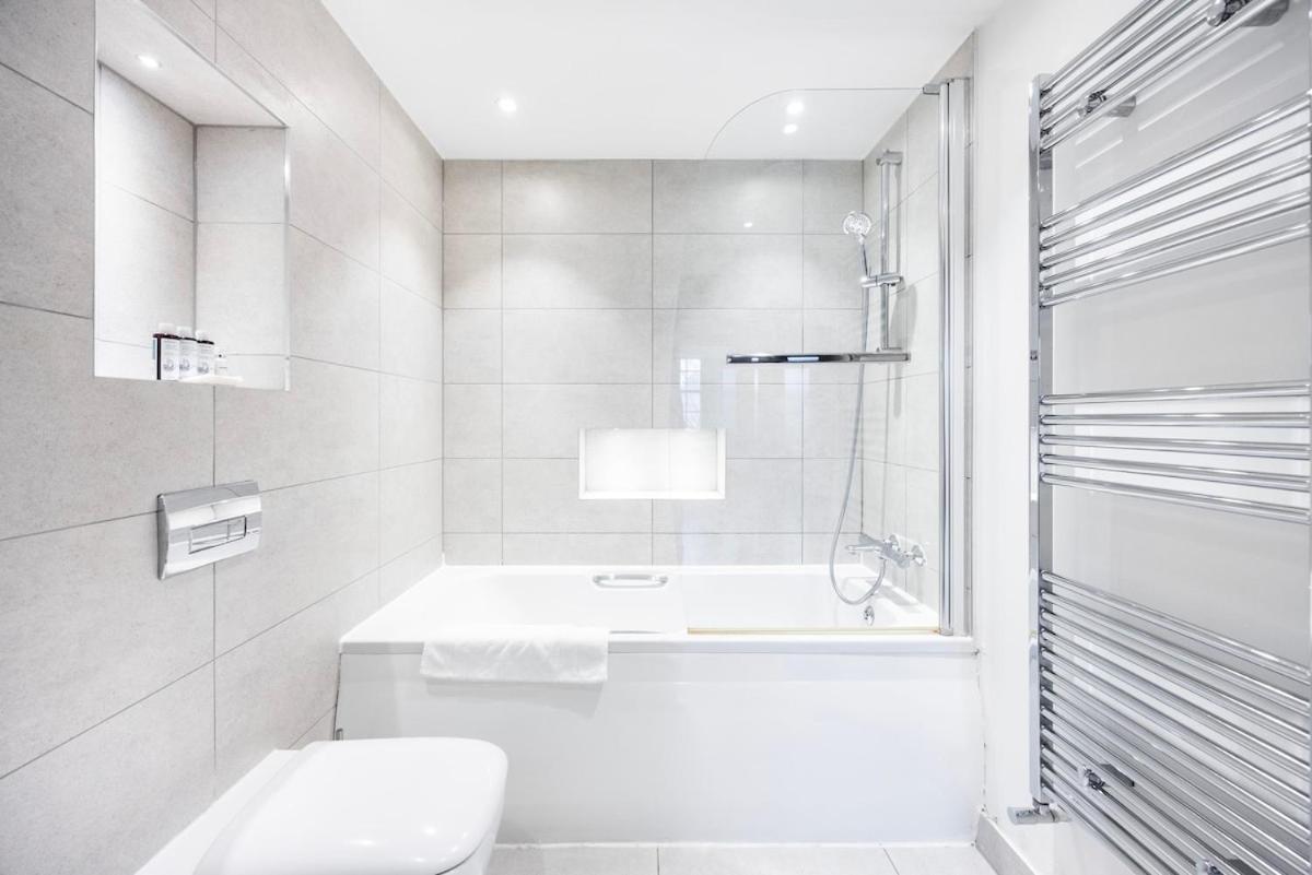 Location, Cosy & Convenient 2 Beds Flat Apartamento